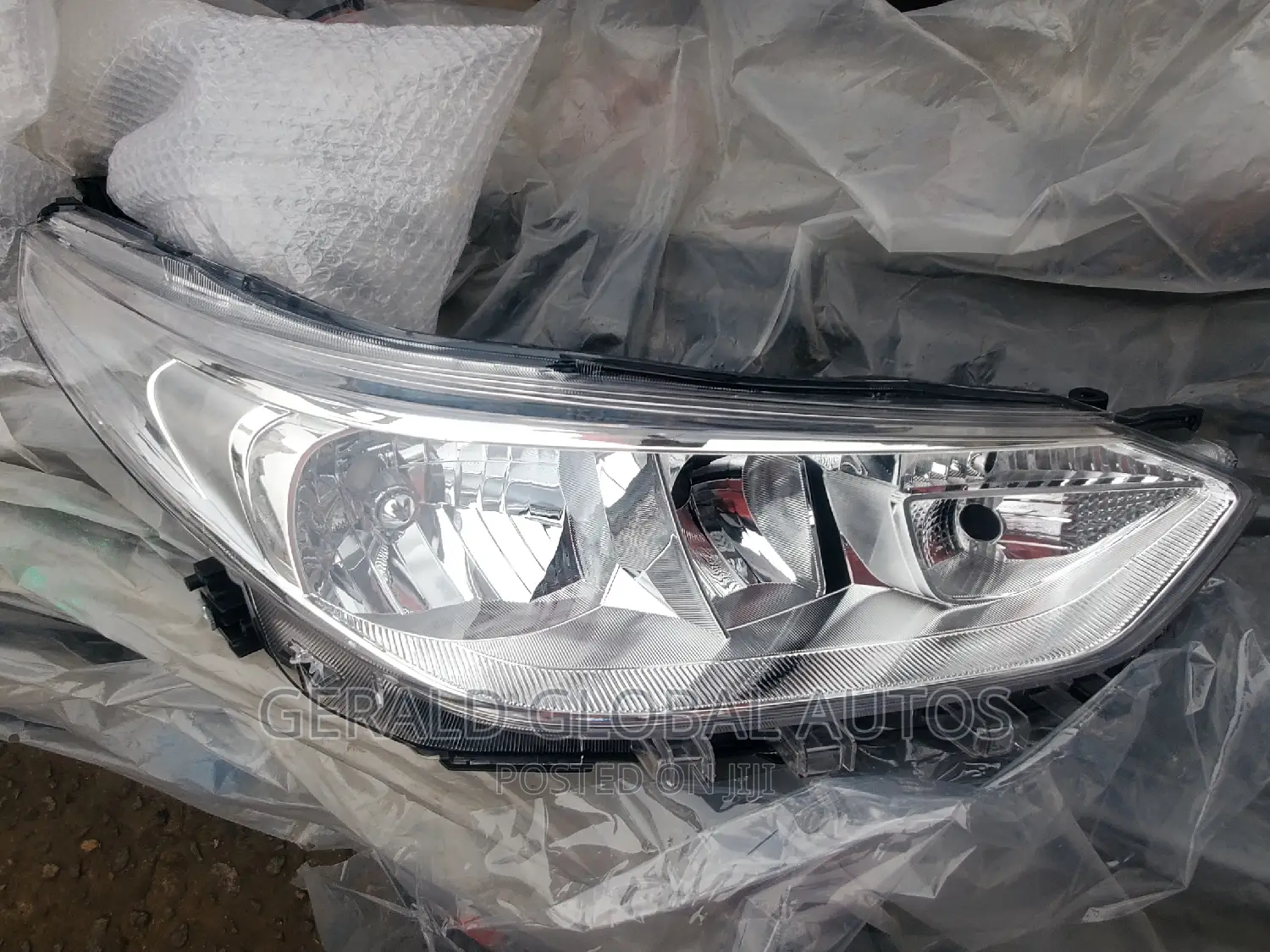 Head Lamp Toyota Yaris 2019