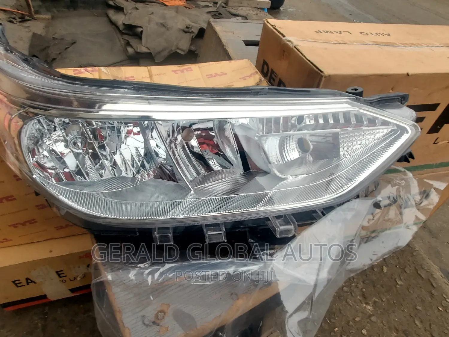 Head Lamp Toyota Yaris 2019