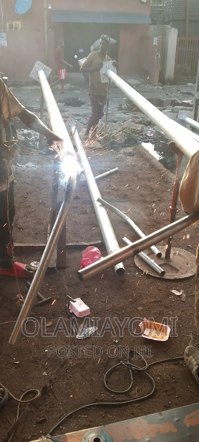 Straight and Curve Solar One Way Pole