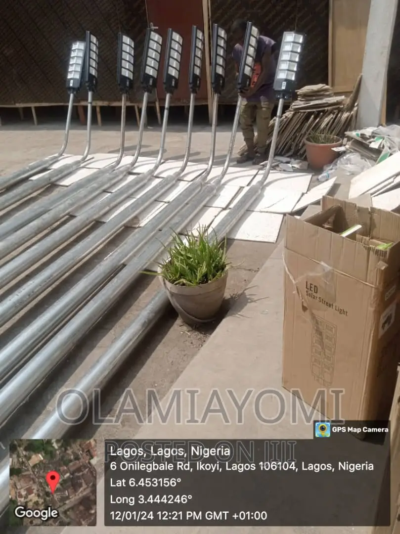 Solar Pole Single Face With Base Plate and Foundation Rode
