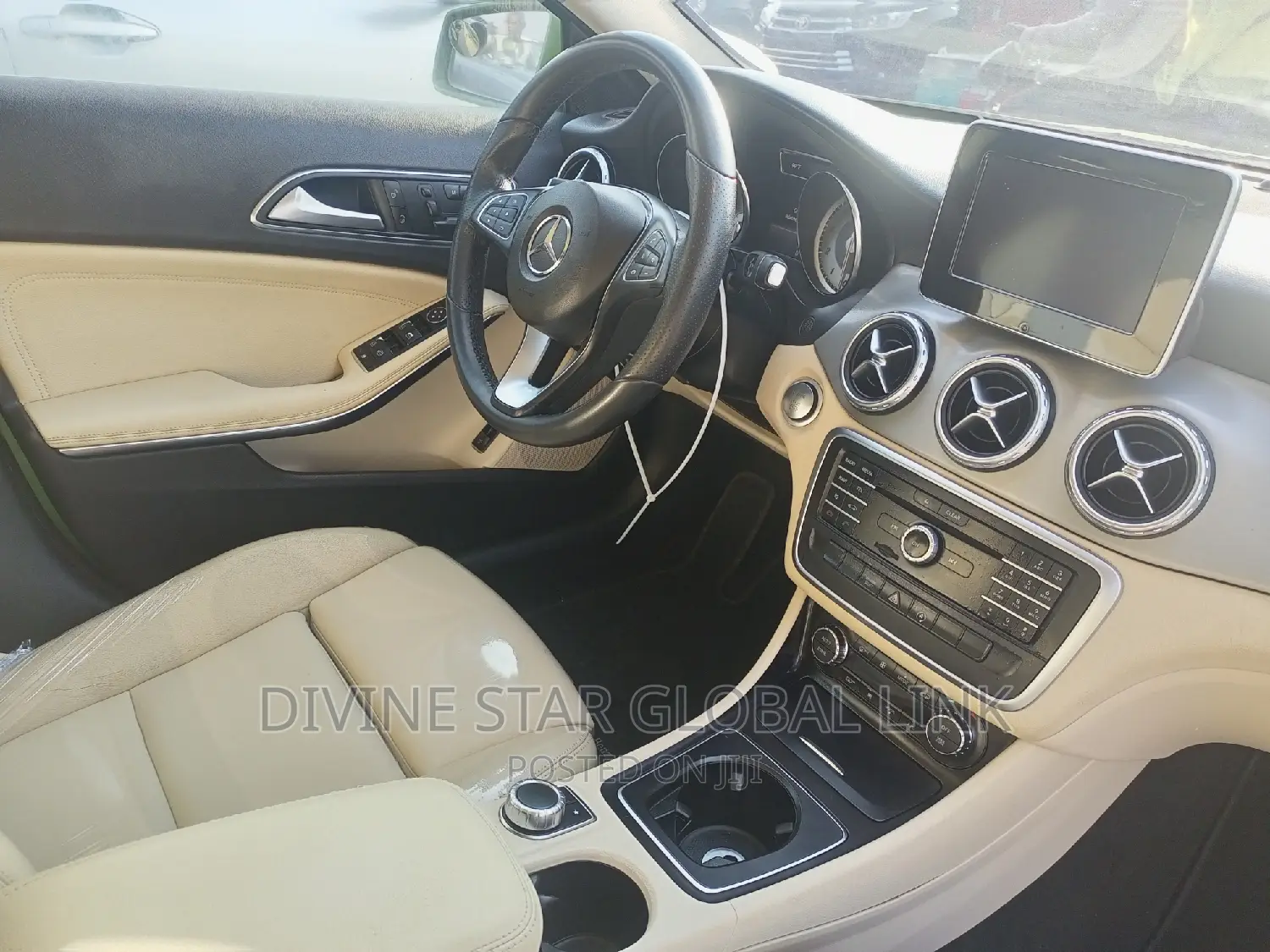 Mercedes-Benz GLA 250 2017 Green