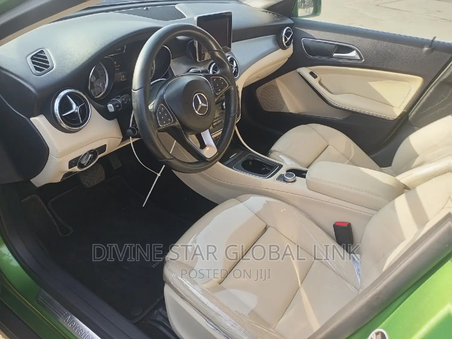 Mercedes-Benz GLA 250 2017 Green