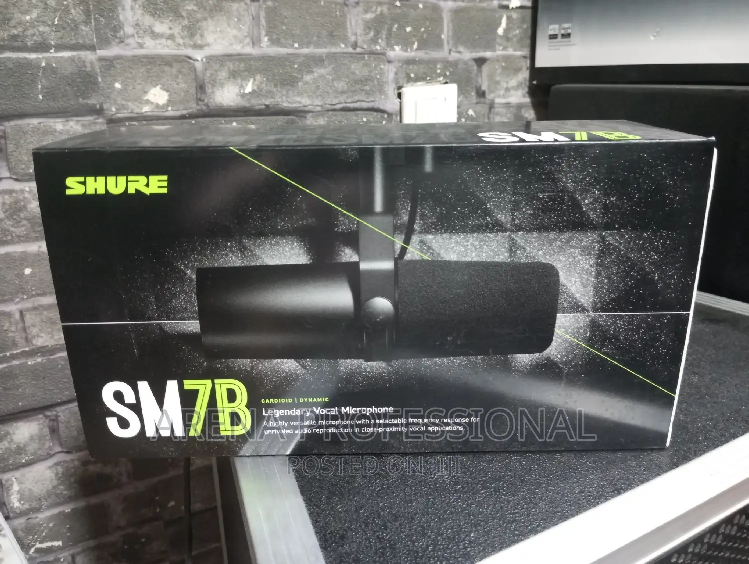 Shure Sm7db Legendary Vocal Microphone