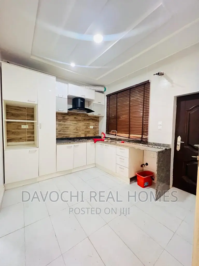 3bdrm Duplex in Victoria Crest, Lekki for rent