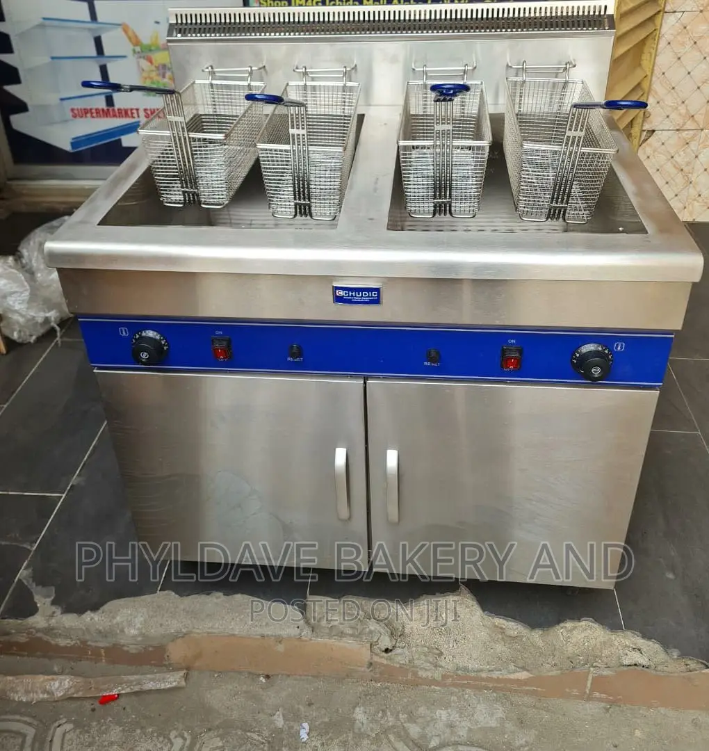 Deep Fryer With 4 Baskets and Cabinets