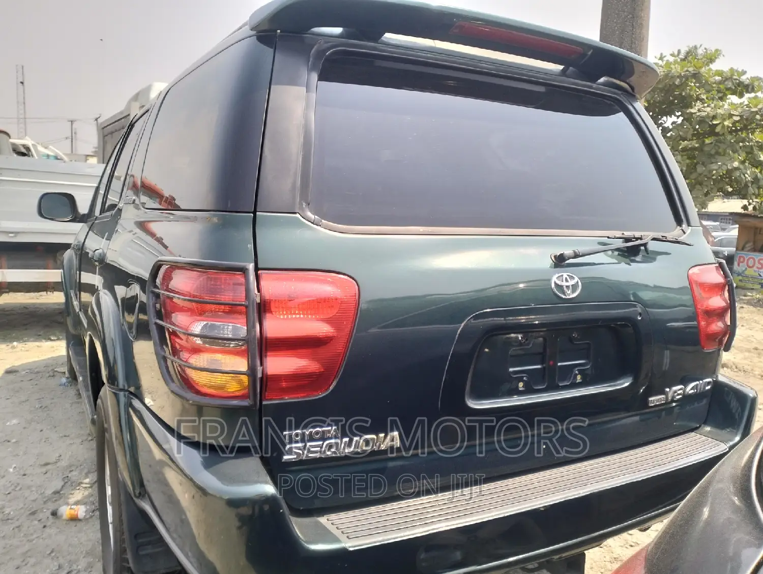 Toyota Sequoia 2004 Silver