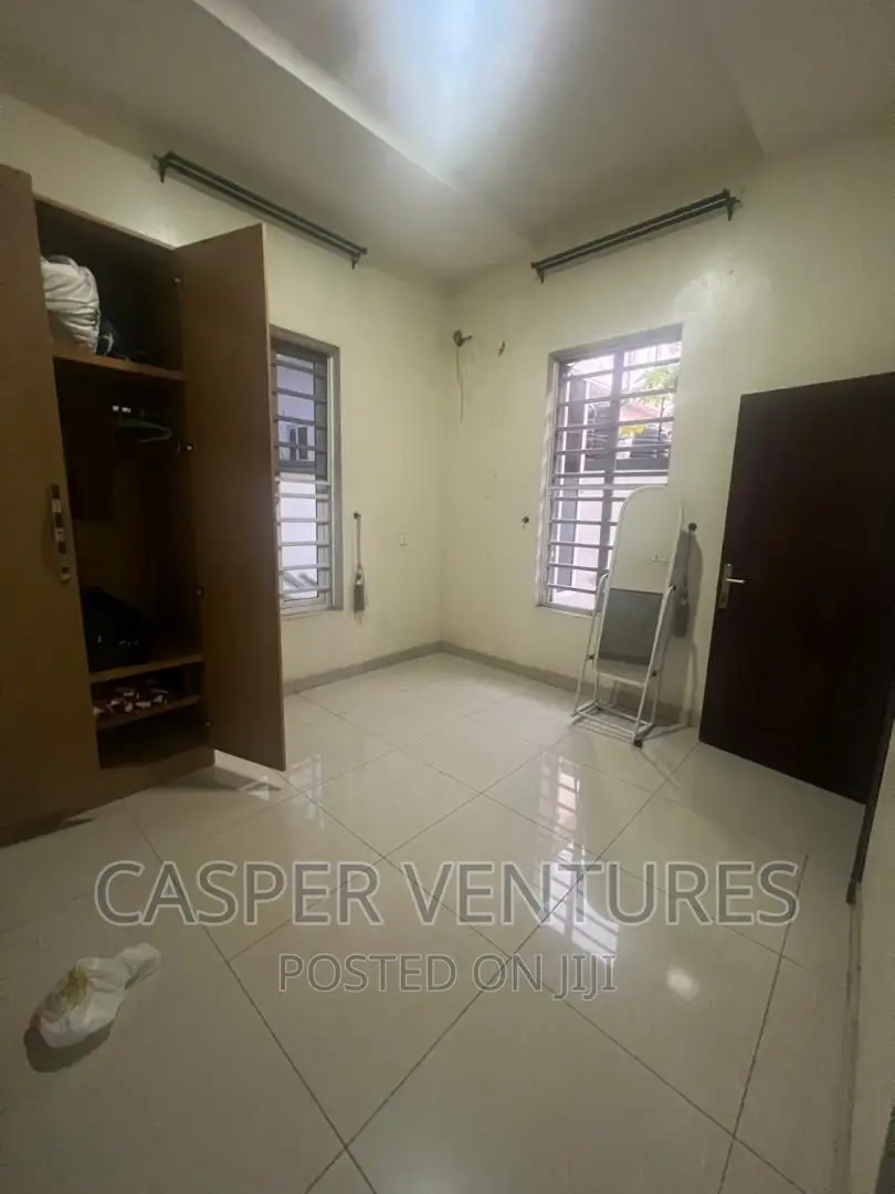 1bdrm Shared Apartment in Canal West, Osapa london for rent