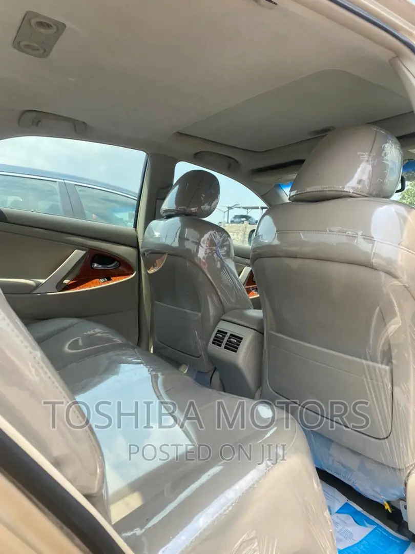 Toyota Camry 2010 Gold