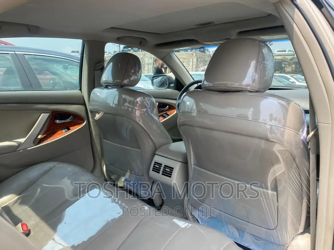 Toyota Camry 2010 Gold