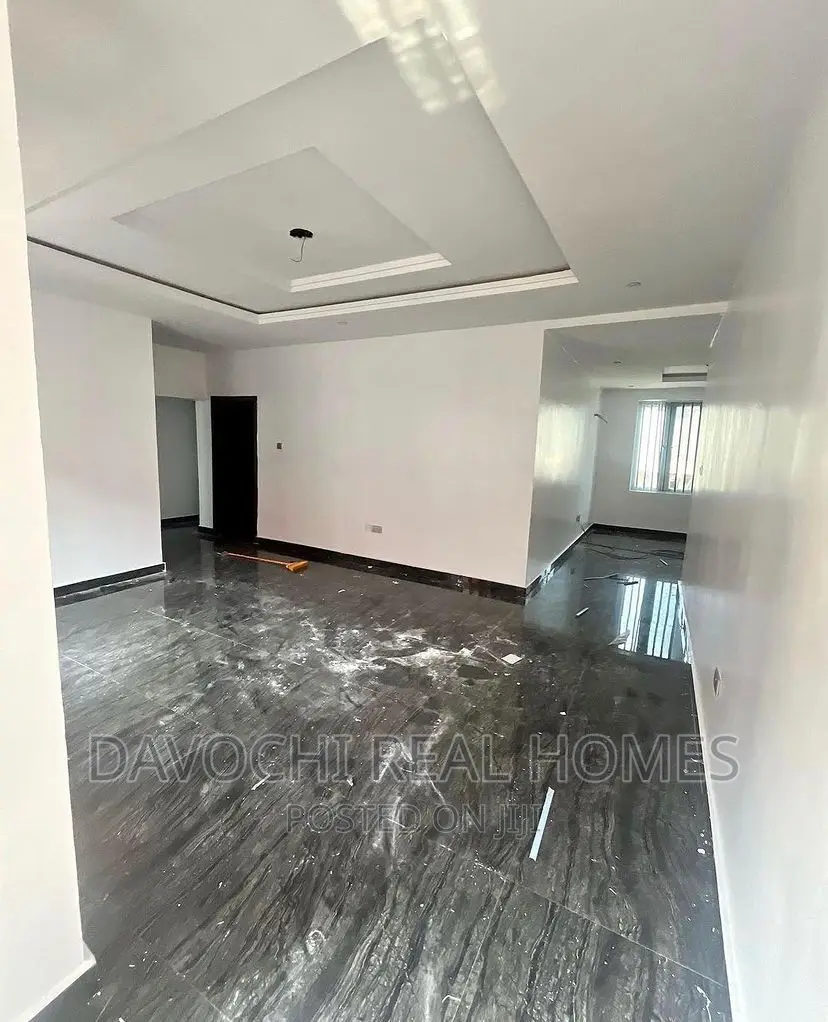 3bdrm Apartment in Ikate, Lekki for rent