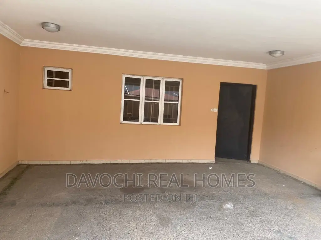 3bdrm Apartment in Lekki Phase One for rent