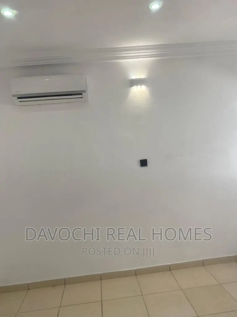 3bdrm Apartment in Lekki Phase One for rent