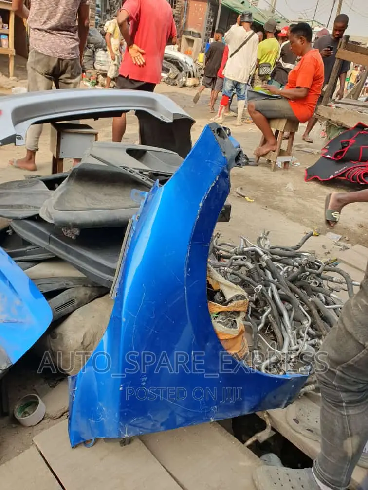 Yaris IA Fender