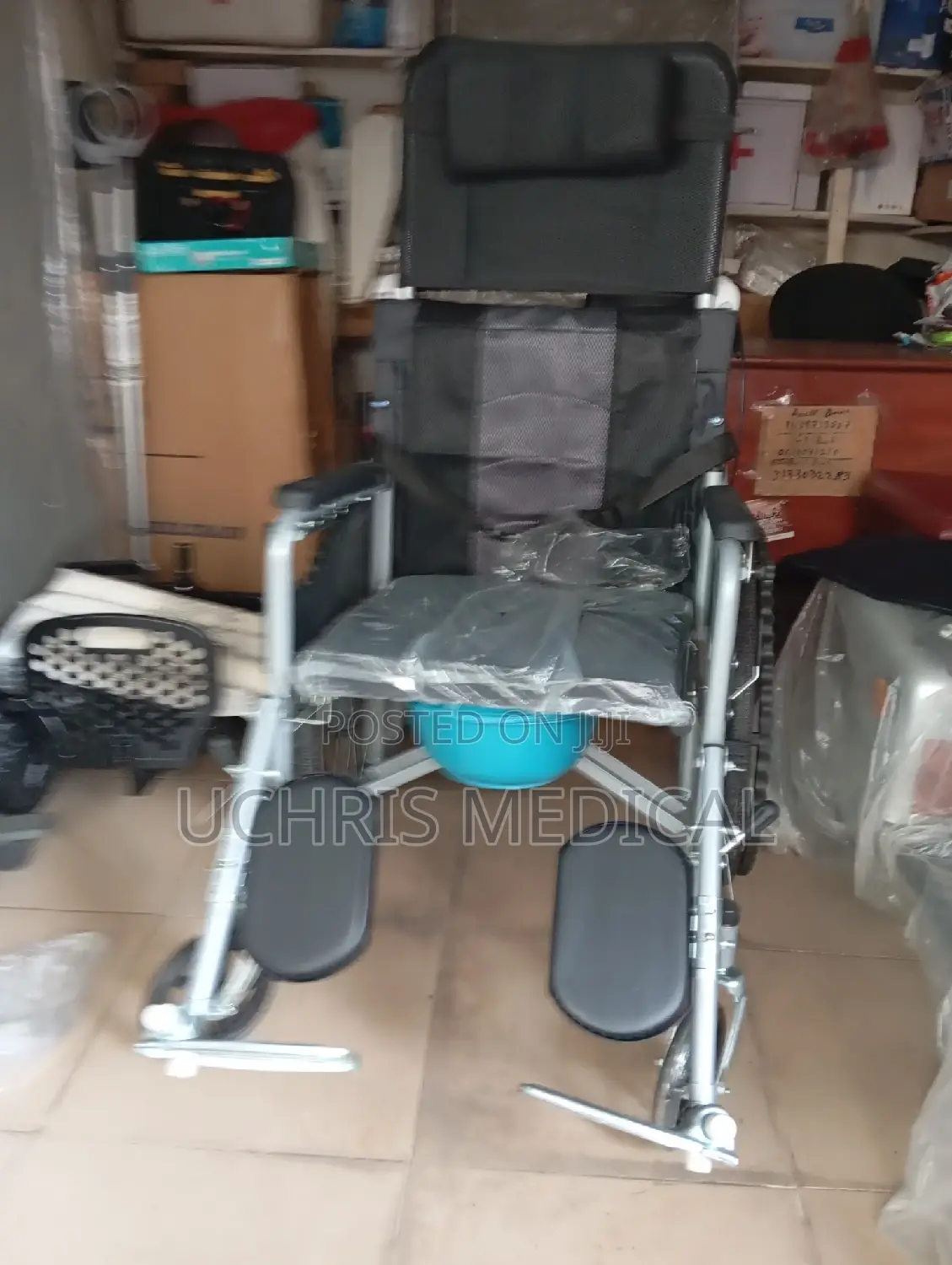 Hot Sales Collapsible Commode Wheelchair