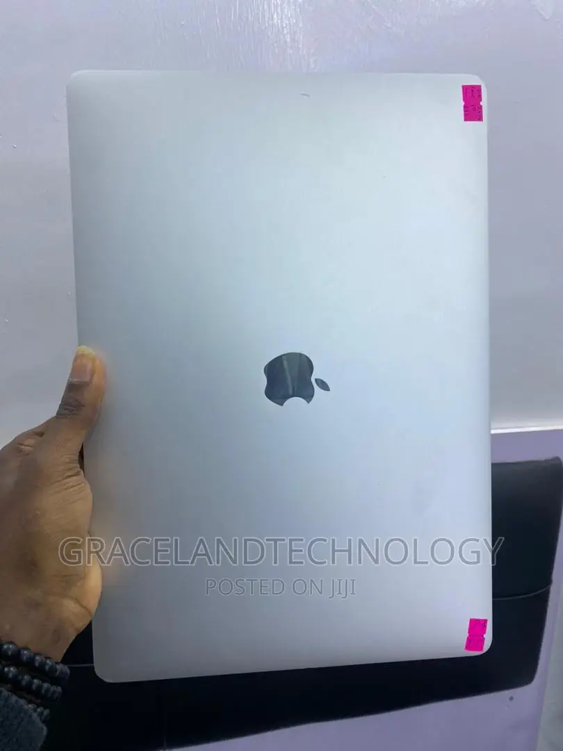 Laptop Apple MacBook Pro 2017 16GB Intel Core i7 SSD 512GB