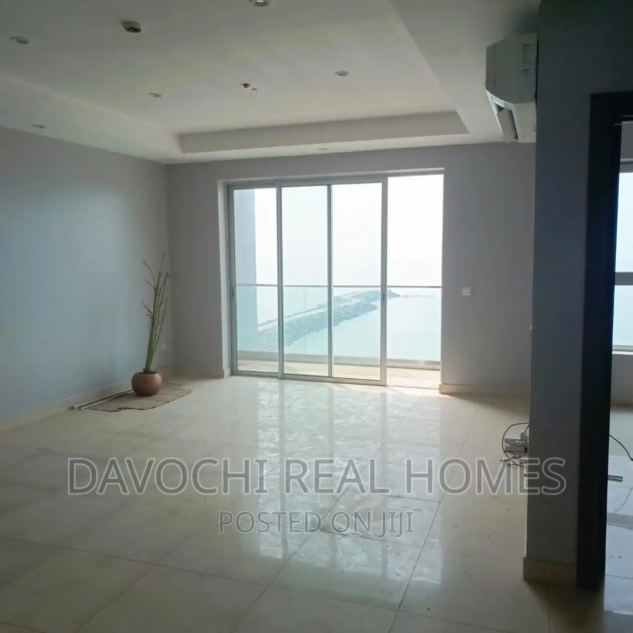 3bdrm Apartment in Onikoyi for rent