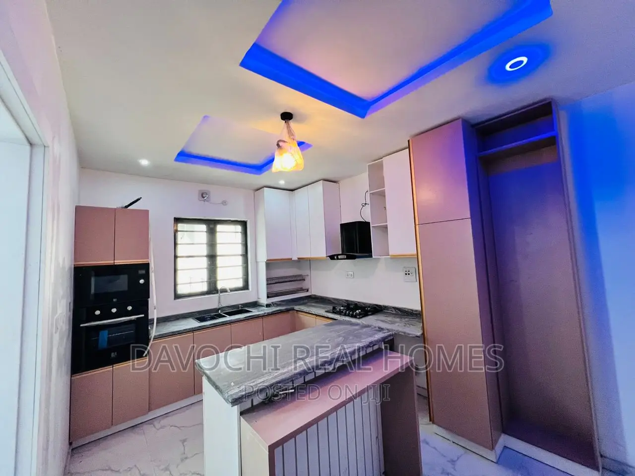3bdrm Apartment in Chevron, Lekki for rent