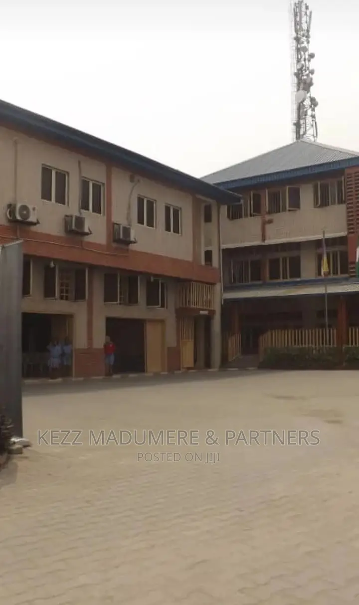 For Sale : FUNCTIONAL SCHOOL