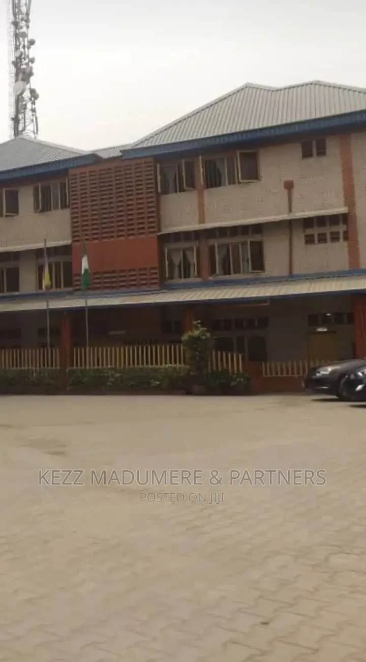 For Sale : FUNCTIONAL SCHOOL