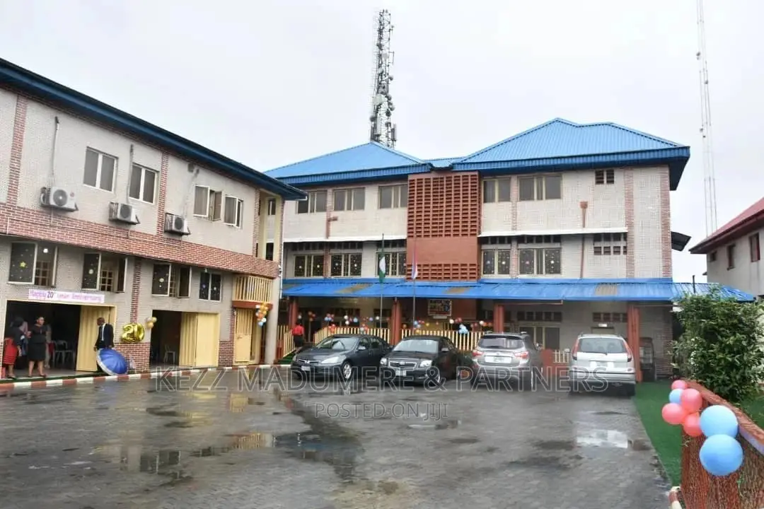 For Sale : FUNCTIONAL SCHOOL