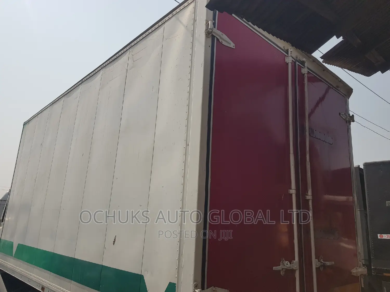 M/Benz Truck Container Body 814