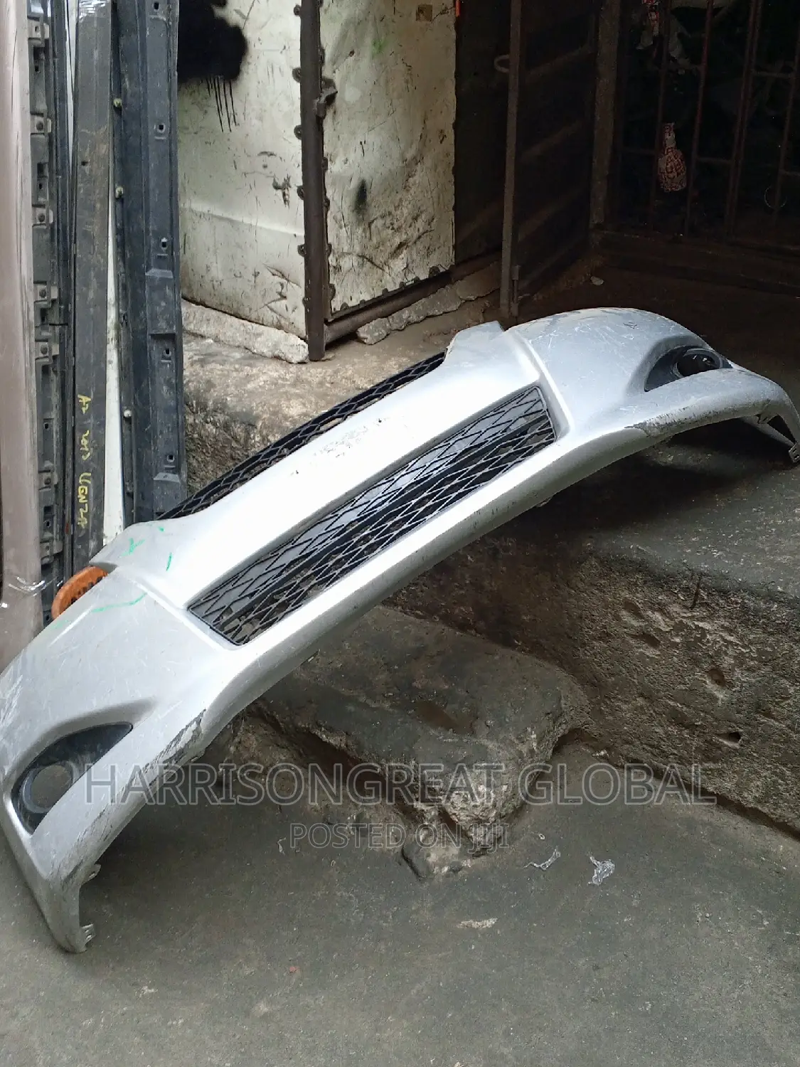 Complete Front Bumper for Toyota Matrix 2009/2010 Model