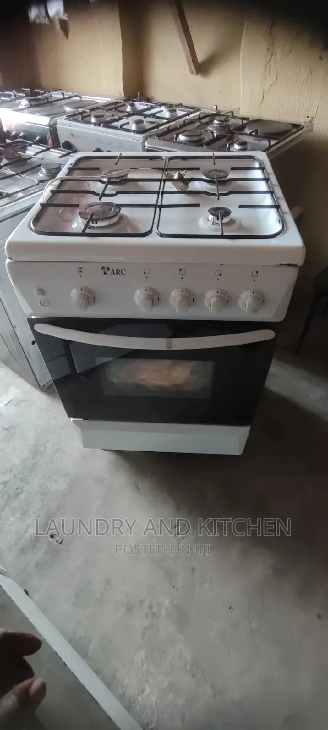 4 Burner Gas Cooker With Oven and Grill