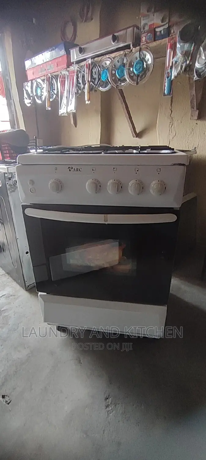 4 Burner Gas Cooker With Oven and Grill