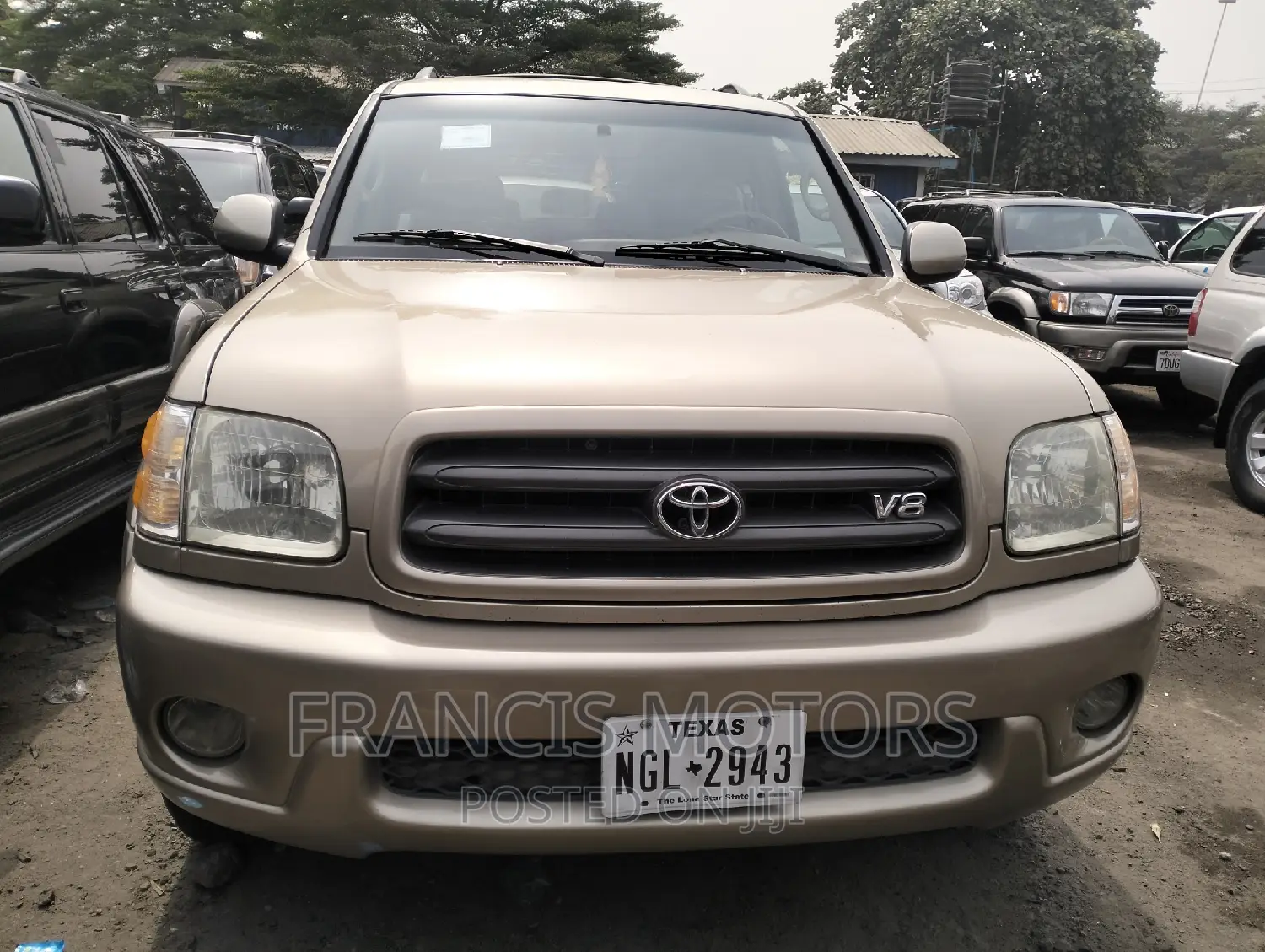 Toyota Sequoia 2004 Gold
