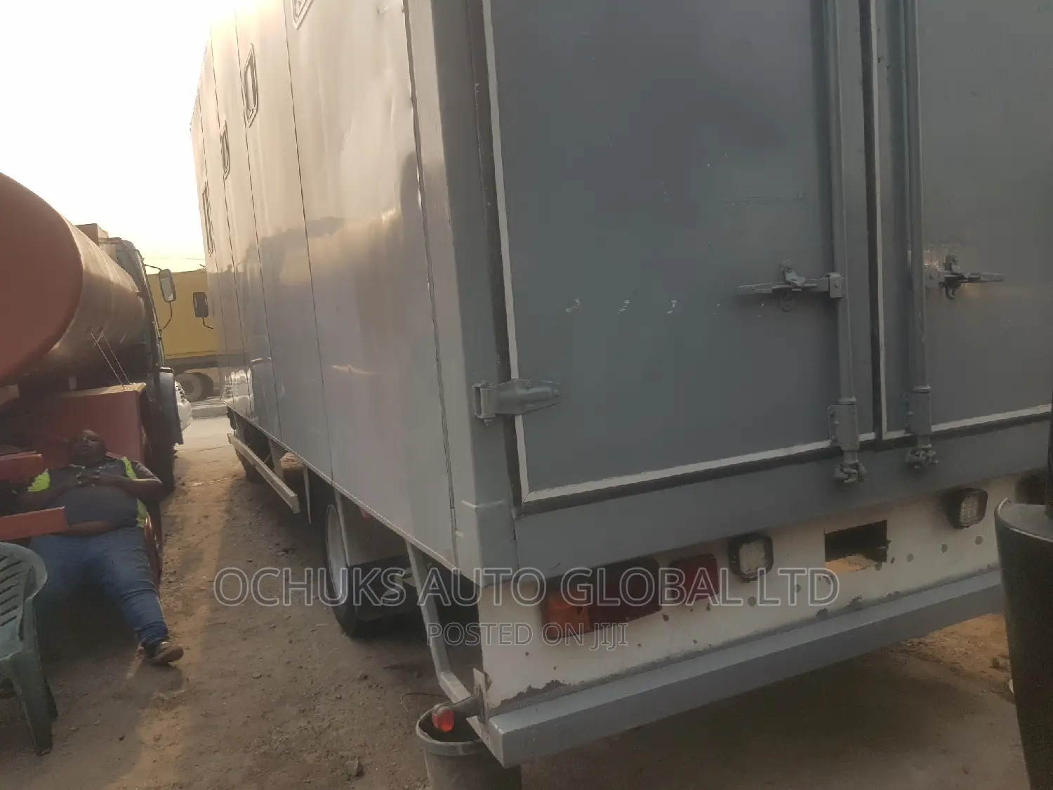 M/Benz Truck Container Body 1117 Model 8bolits
