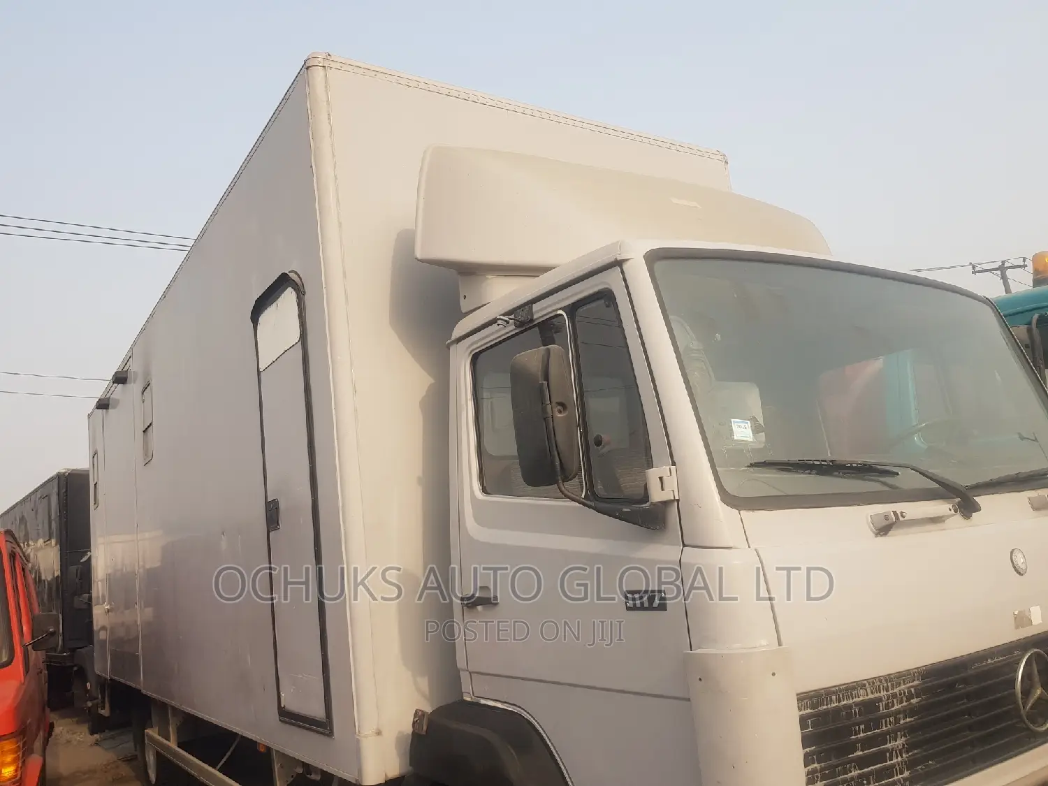 M/Benz Truck Container Body 1117 Model 8bolits