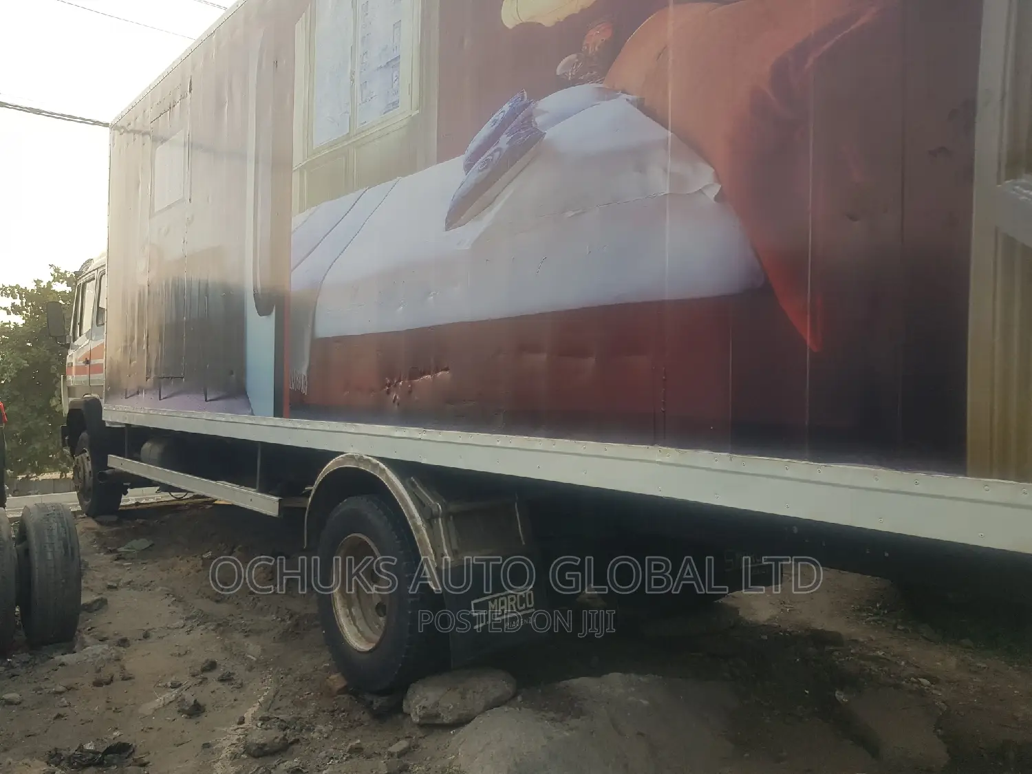 M/Benz Truck Container Body 1320 Model 8bolits
