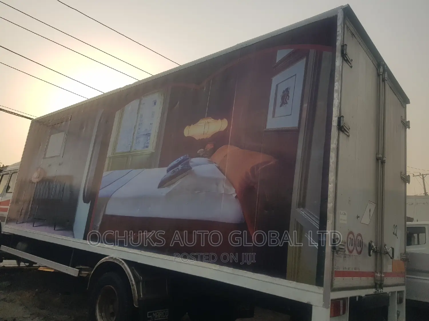M/Benz Truck Container Body 1320 Model 8bolits
