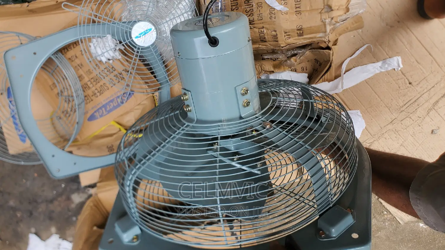 Heat Extractor Fan 18 Inches