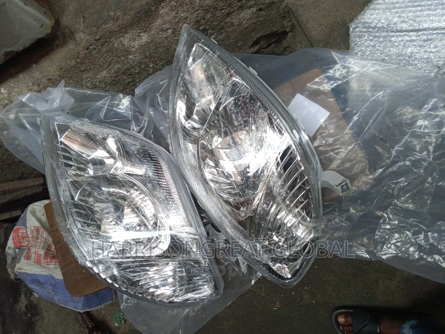 Toyota Corolla Head Lamp 2005 Dubai Model(Sedan)