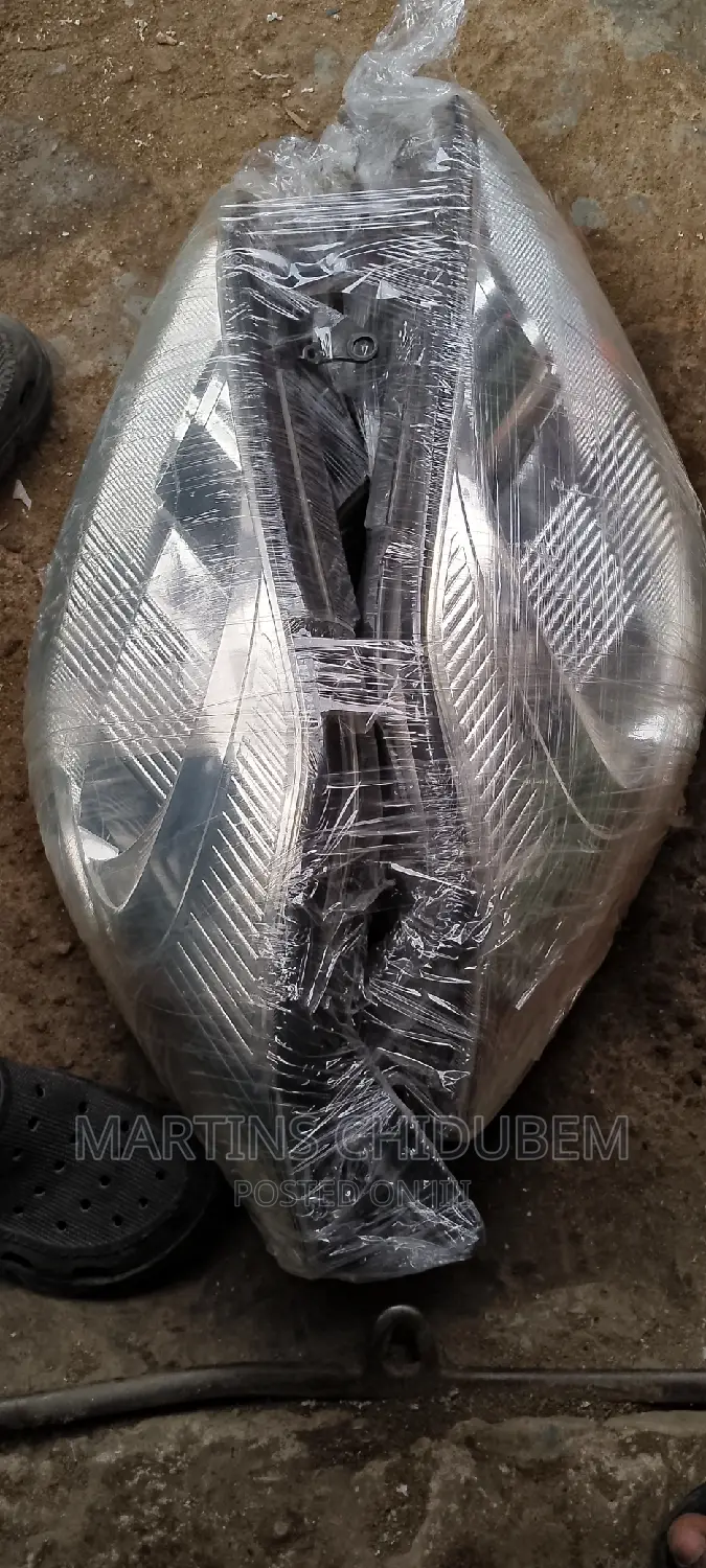 Headlight Sienna 2005 Model