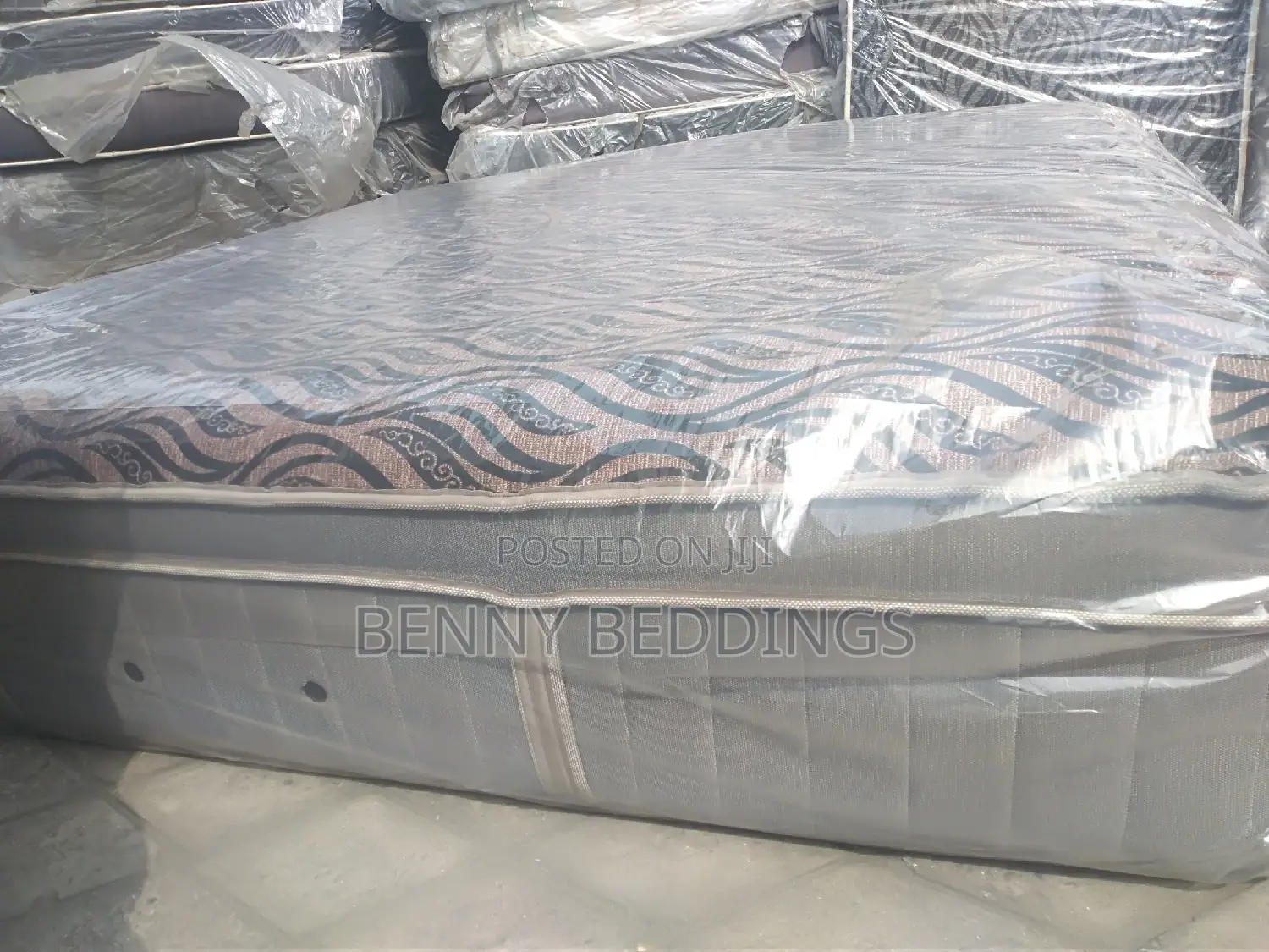 Order For Your Usa Hybrid 6by6 14inches Mattress & Get 1 Fiber Pillow
