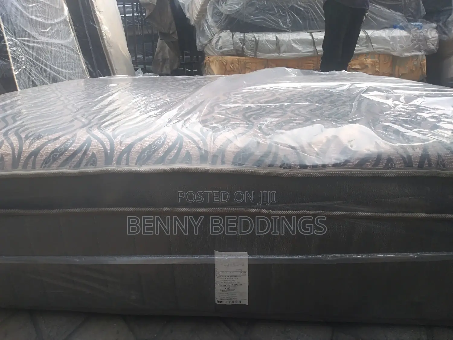 Order For Your Usa Hybrid 6by6 14inches Mattress & Get 1 Fiber Pillow