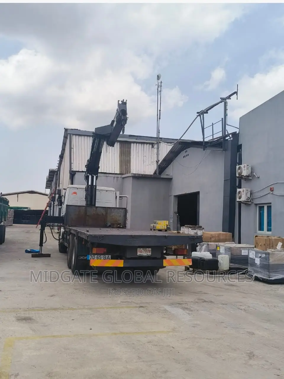 15tons Self Loader Truck (HIAB) for Rental