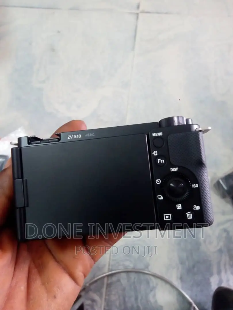 Sony Zv-E10 Mirrorless Camera With Lens