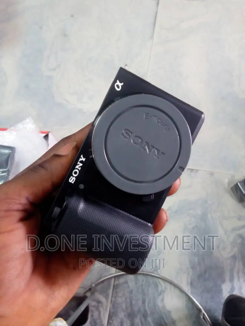 Sony Zv-E10 Mirrorless Camera With Lens