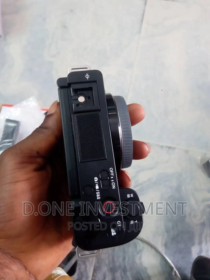 Sony Zv-E10 Mirrorless Camera With Lens
