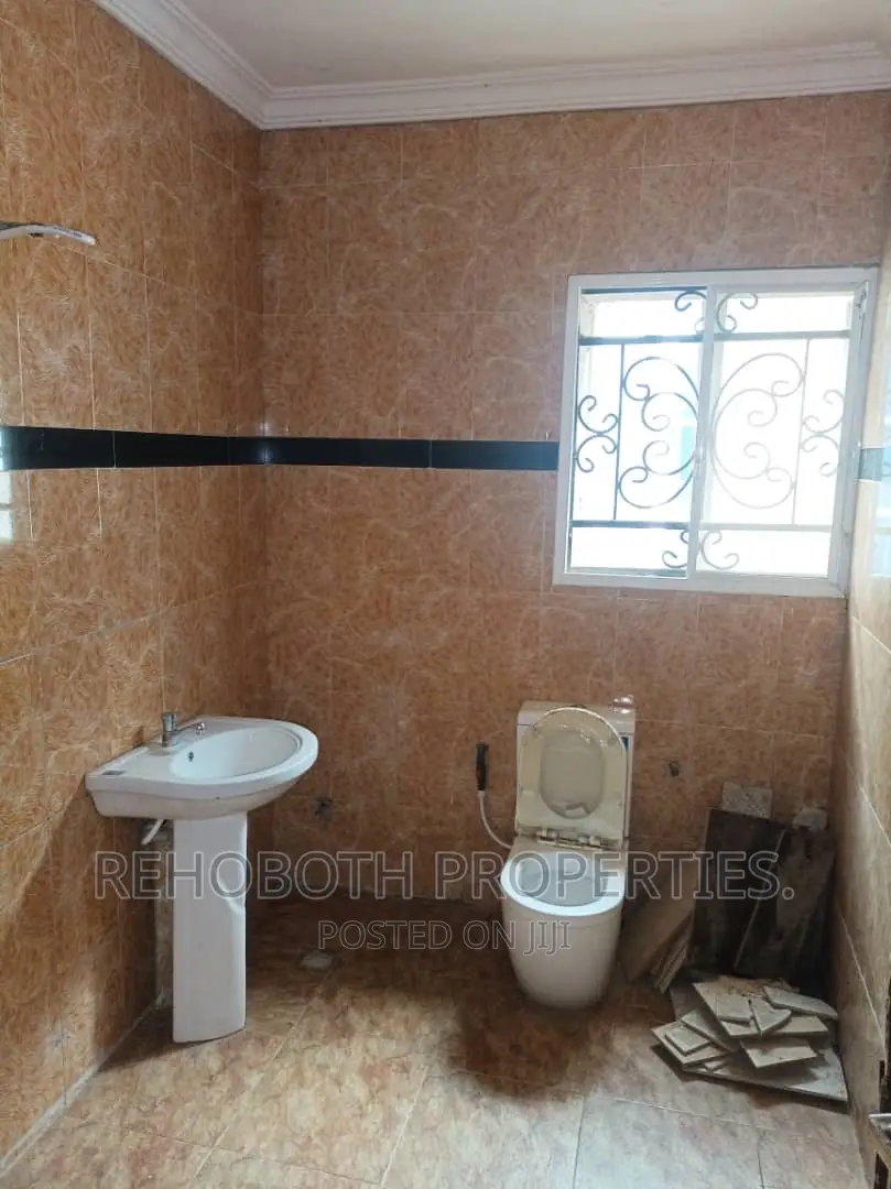 5bdrm Duplex in Bovas, Ibadan for rent
