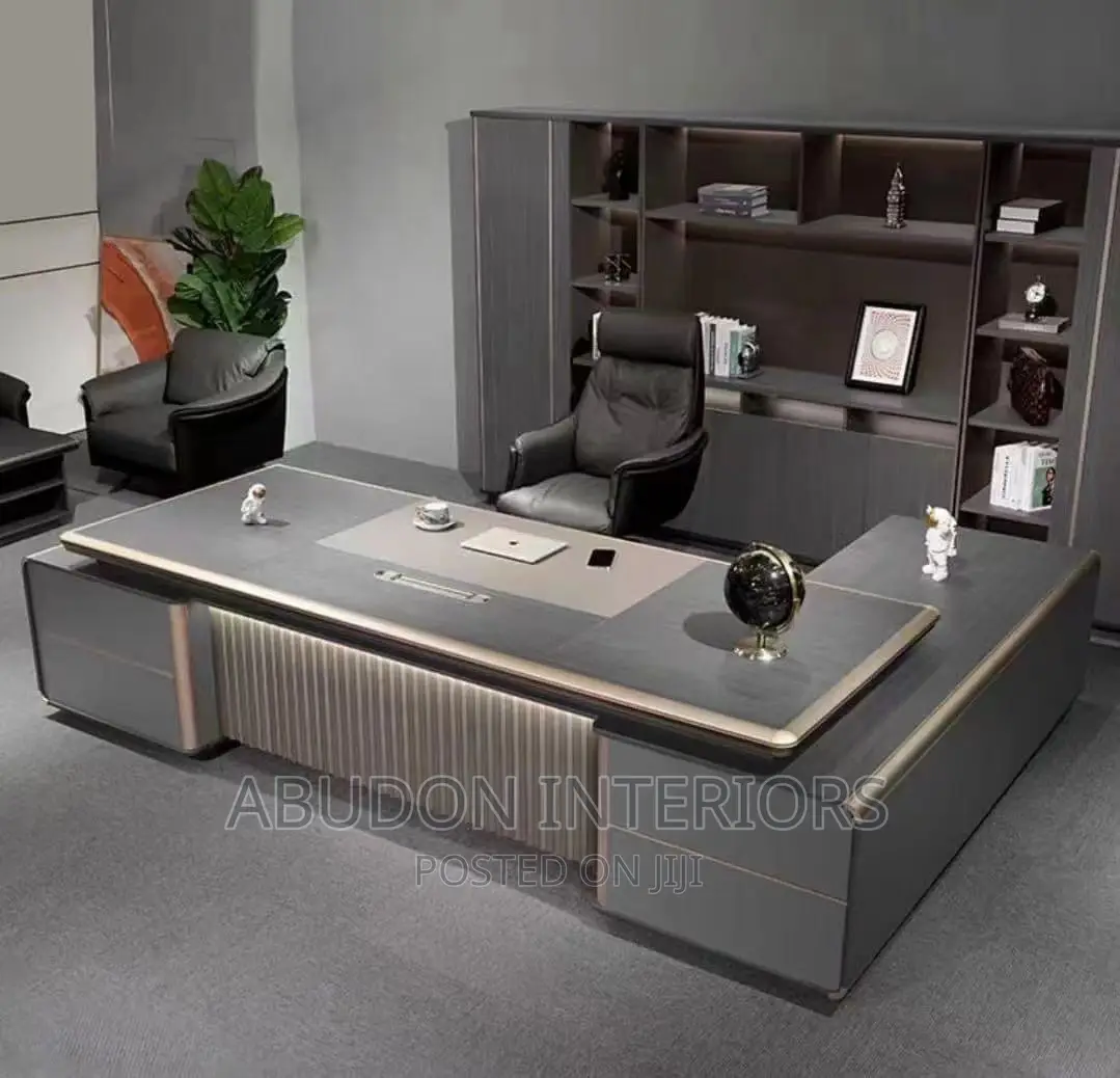 Luxury Executive Office Table With Extension