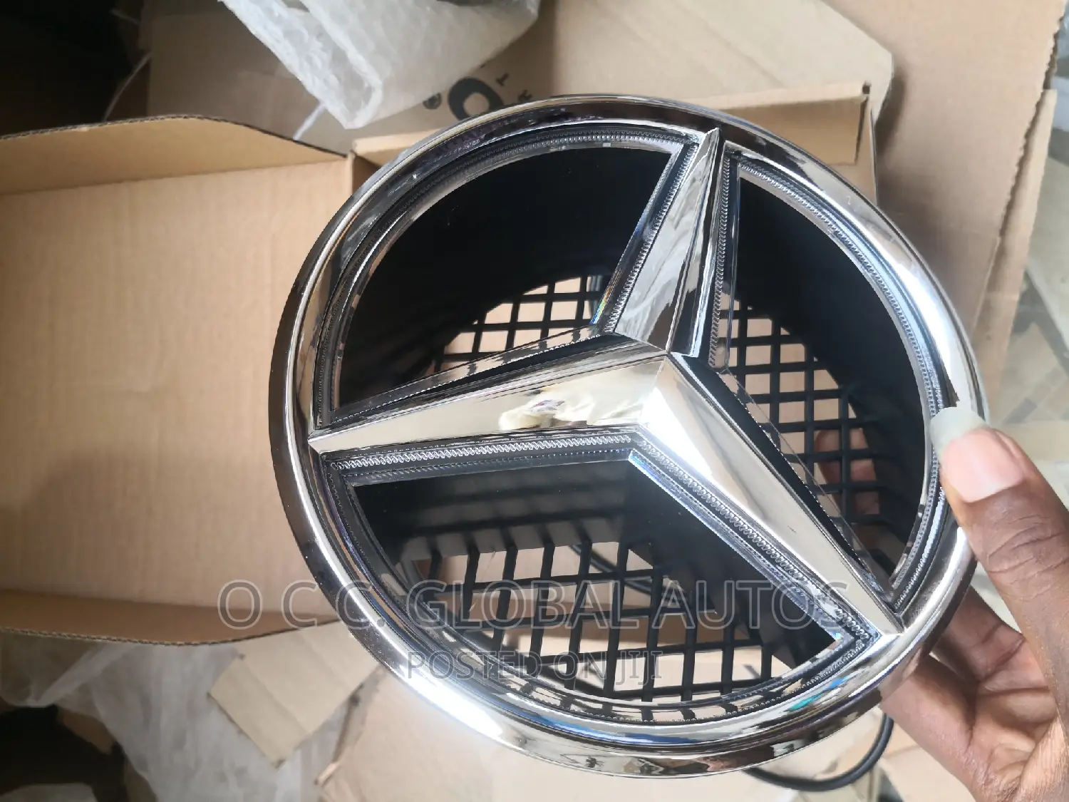 Mercedes-Benz Logo With Light
