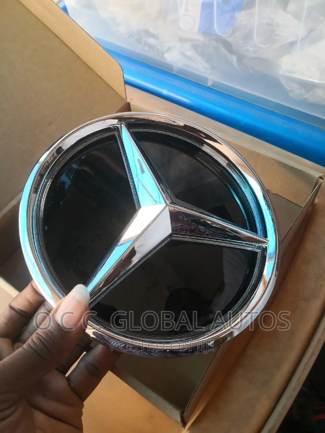Mercedes Benz Logo With Light