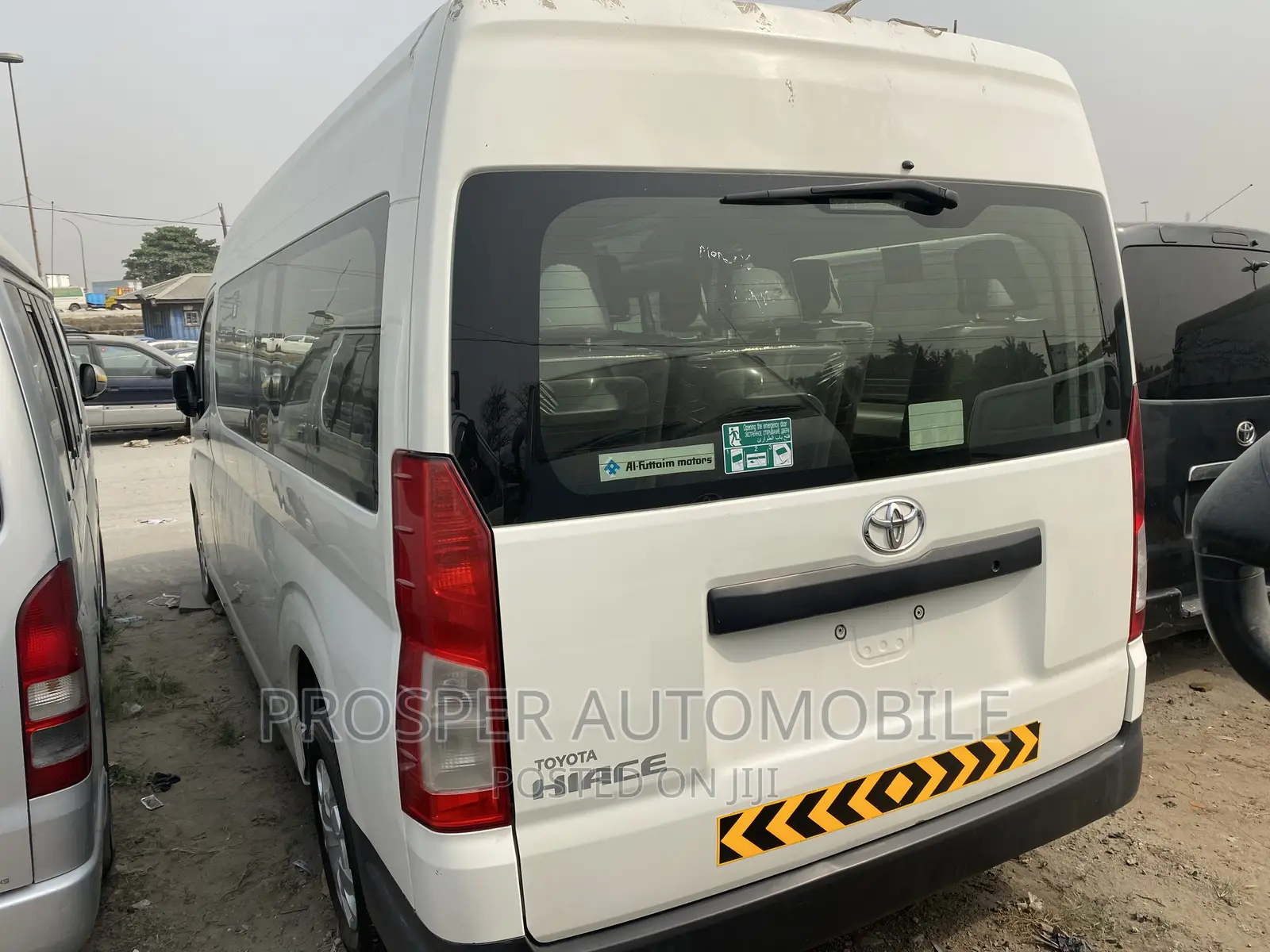 Toyota HiAce 2019 White