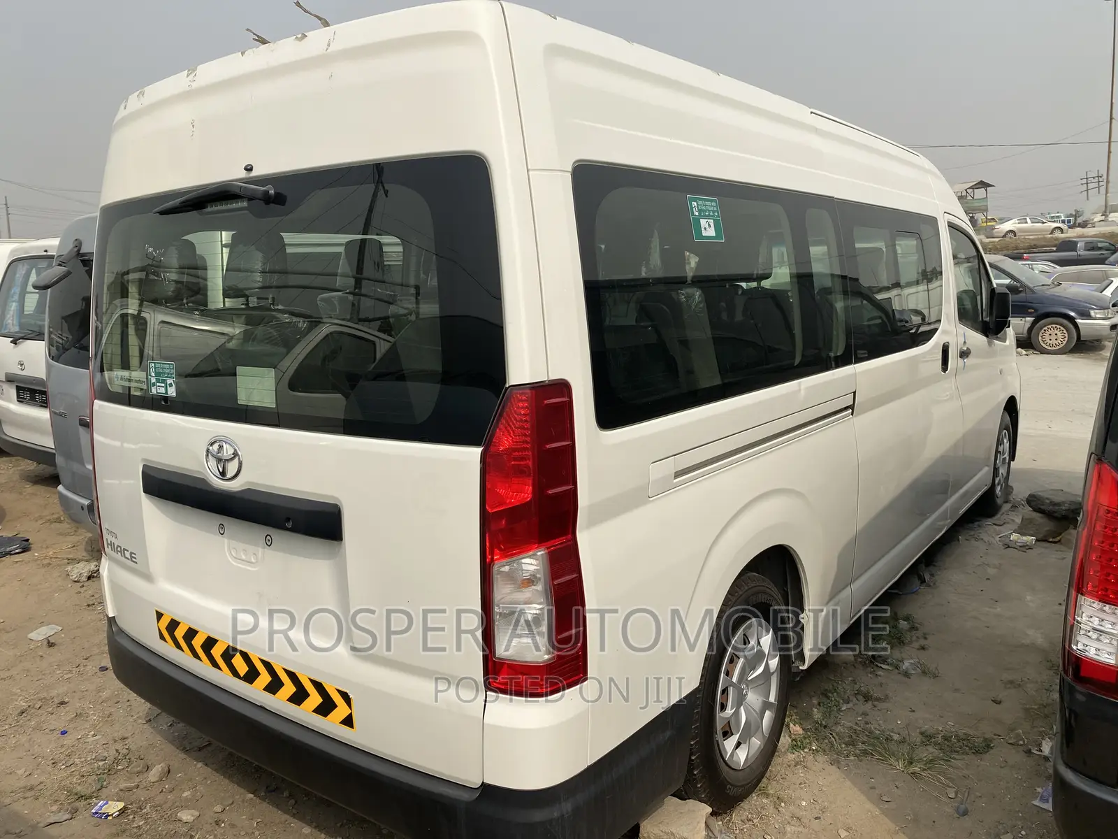 Toyota HiAce 2019 White