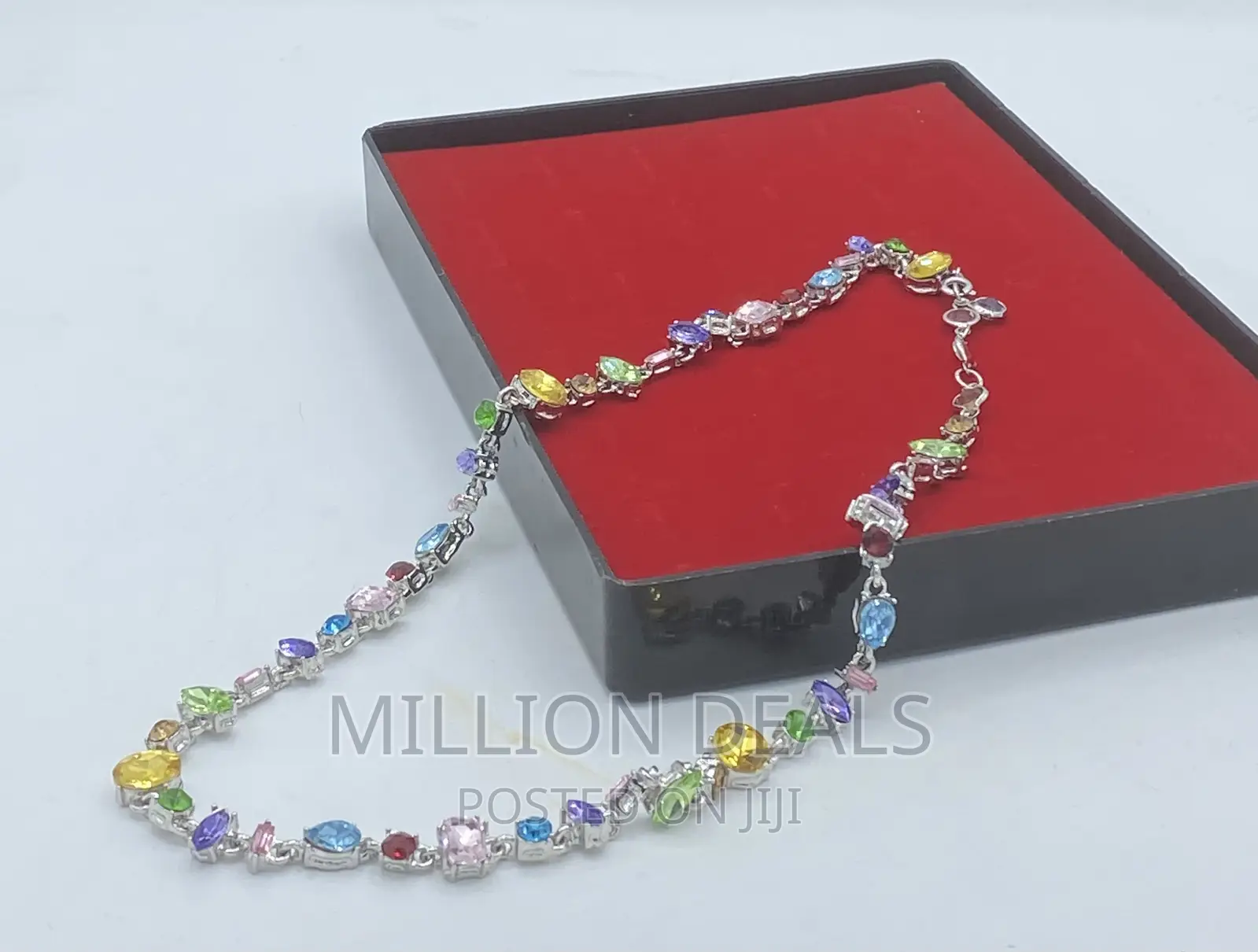 Smiley Inspires Luxe Men’S Neckpiece