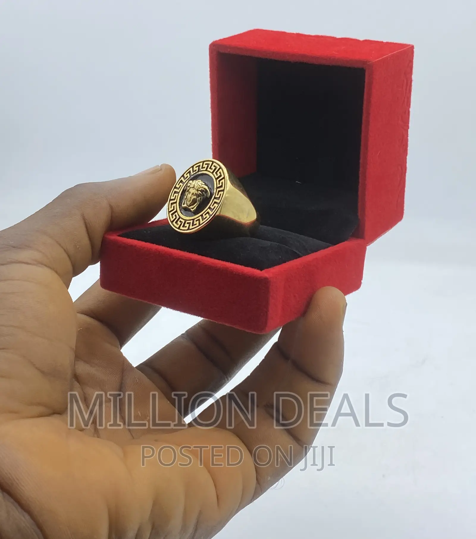 Medusa Classic Luxe Men’S Ring 8